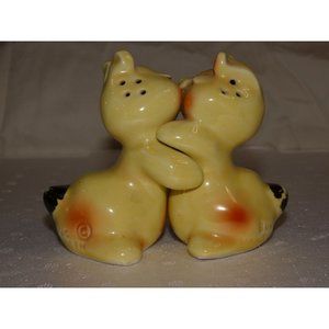 Vintage Yellow Bunny Hug Van Tellingen Salt & Pepper Shakers Rabbits
